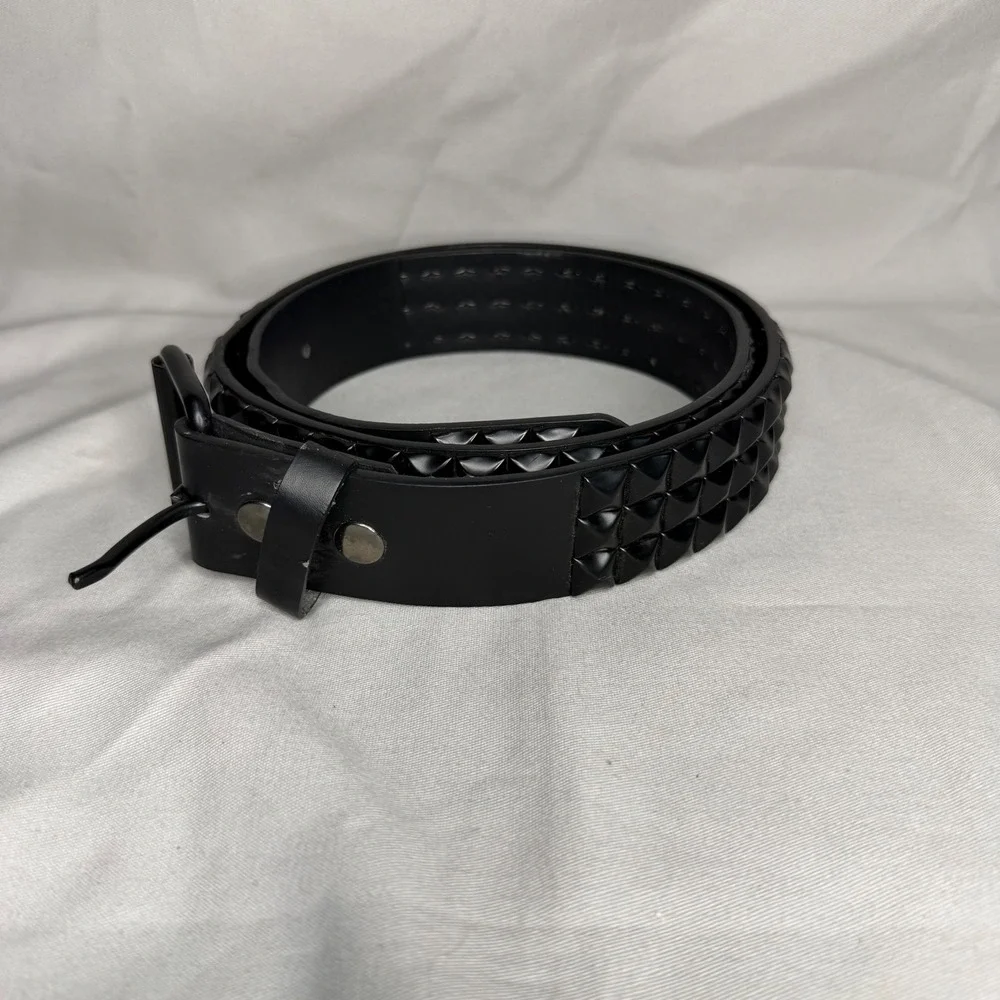 Vintage Hot Topic Mens Black 3 Row Pyramid Stud Belt Punk Emo Goth L 36-38